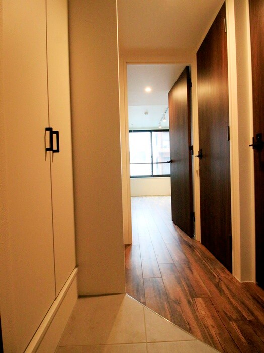 物件内観写真7　(玄関)
