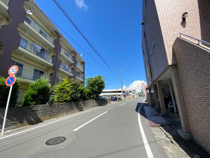 物件外観写真6　(周辺環境)