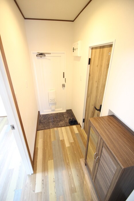 物件内観写真22　(玄関)