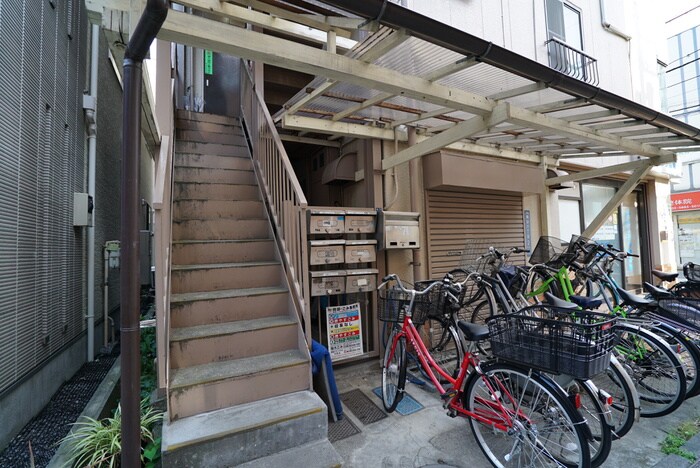 物件外観写真5　(エントランス部分)