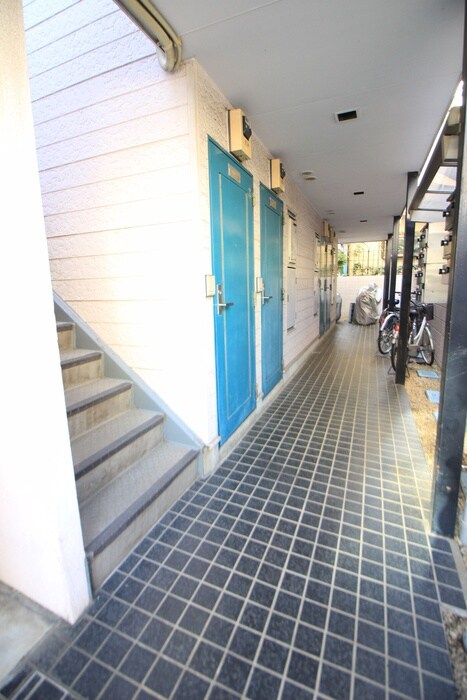 物件外観写真6　(エントランス部分)