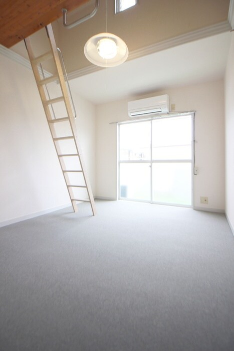 物件内観写真11　(室内からの展望)