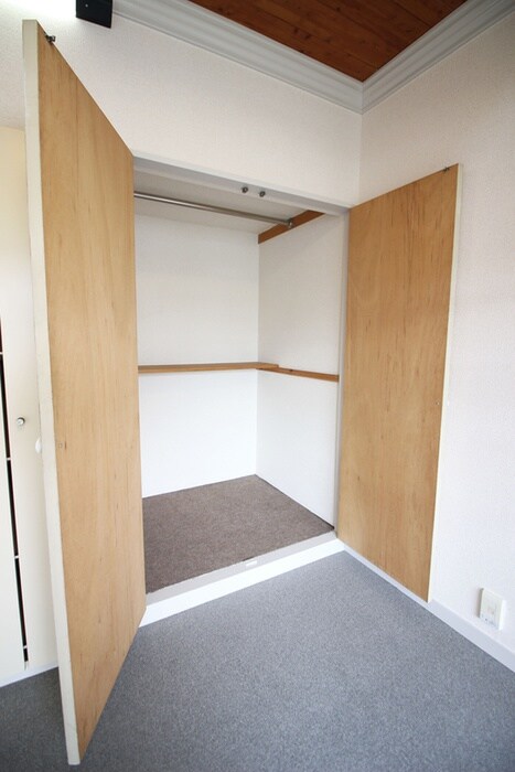 物件内観写真12　(収納)