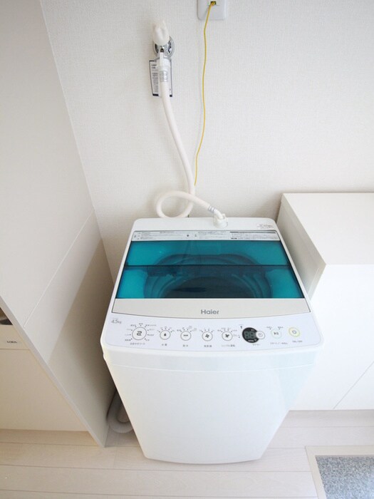 物件内観写真10　(洗濯機置場)