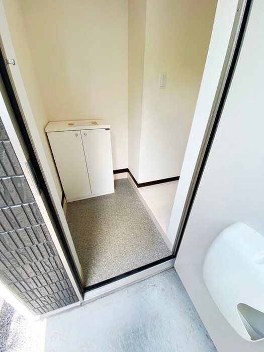 物件内観写真13　(玄関)