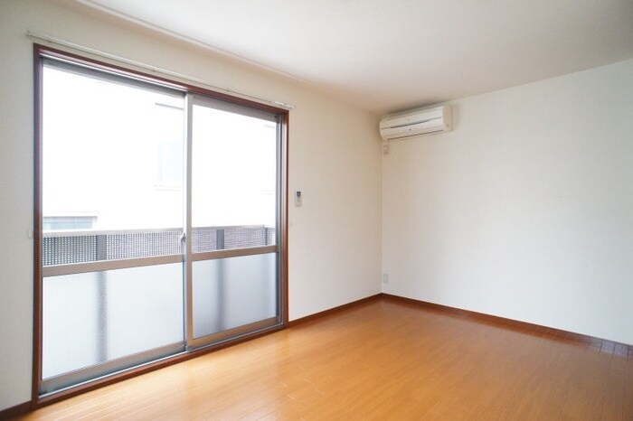 物件内観写真4　(居室)