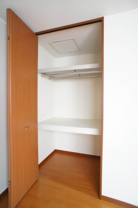 物件内観写真11　(収納)