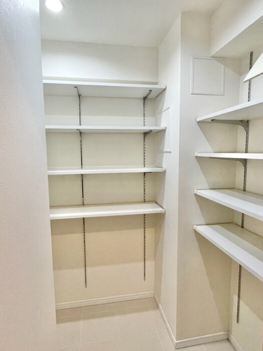 物件内観写真15　(靴箱)