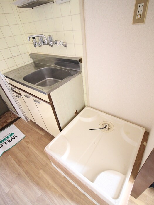 物件内観写真11　(洗濯機置場)