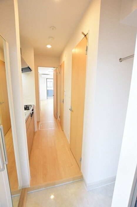 物件内観写真16　(玄関)