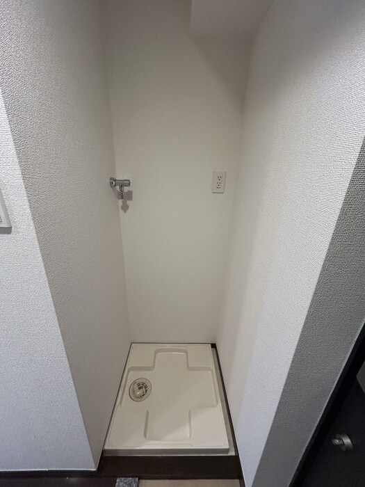 物件内観写真15　(洗濯機置場)