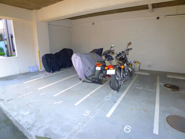 バイク置き場