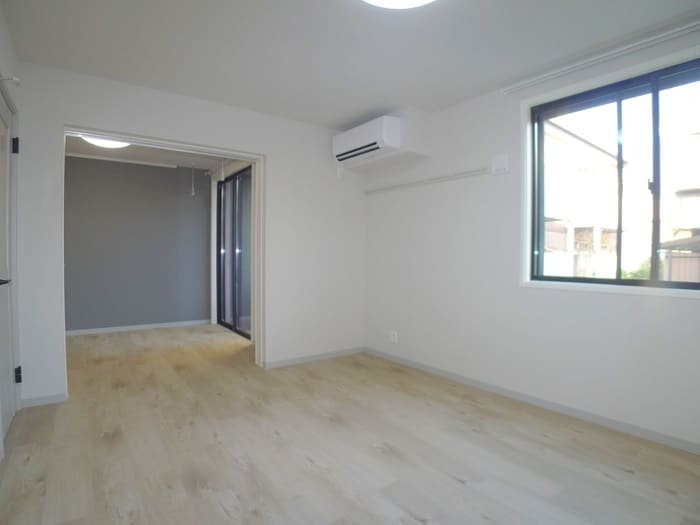 物件内観写真8　(室内からの展望)