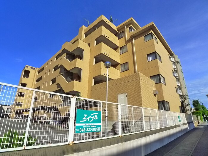 物件外観写真2　(駐車場)