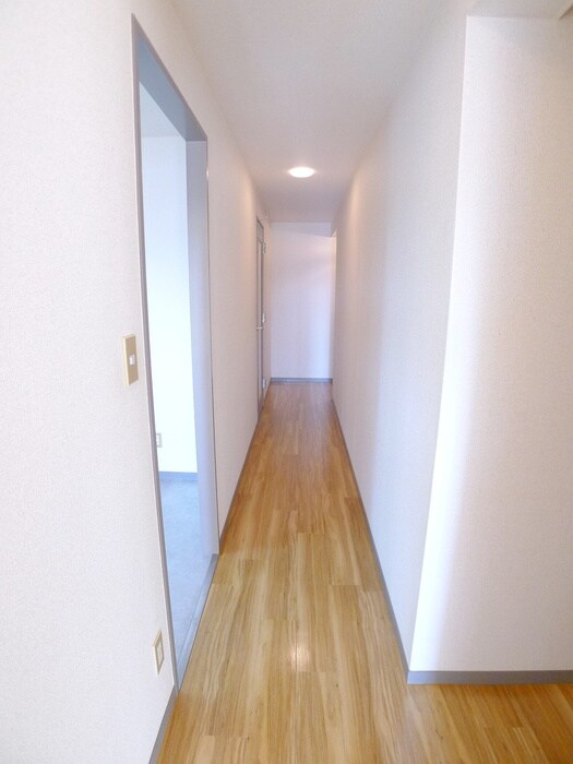 物件内観写真16　(廊下)