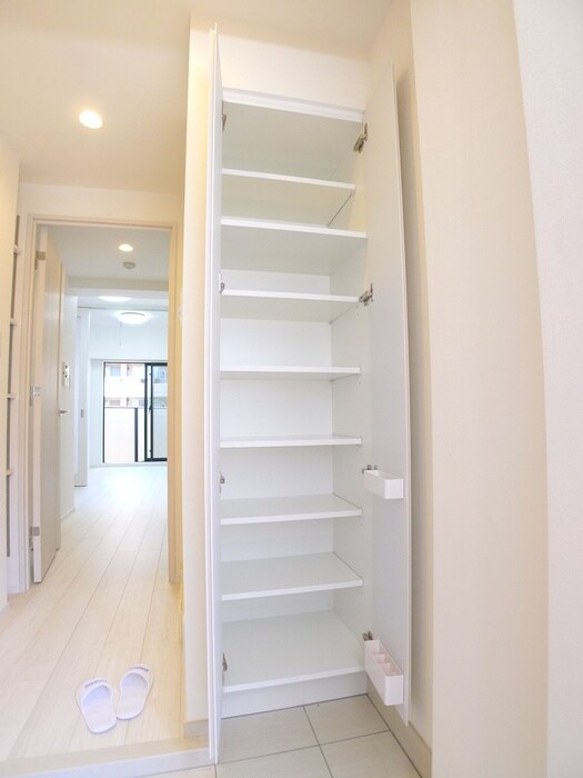 物件内観写真14　(靴箱)