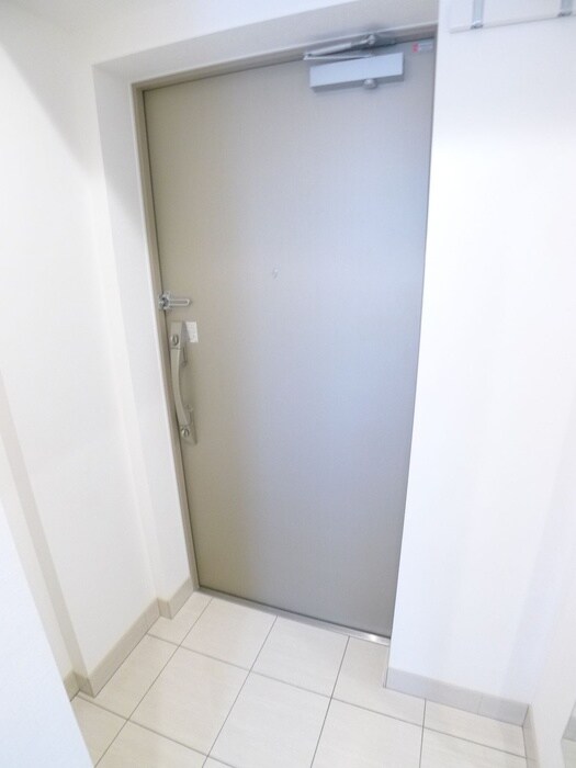 物件内観写真17　(玄関)