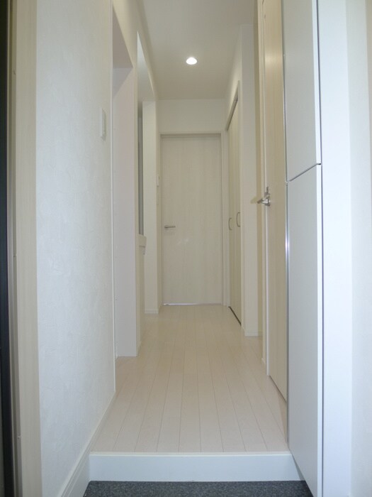 物件内観写真7　(玄関)