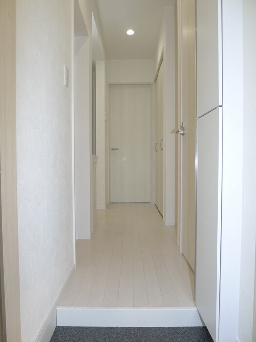 物件内観写真7　(玄関)