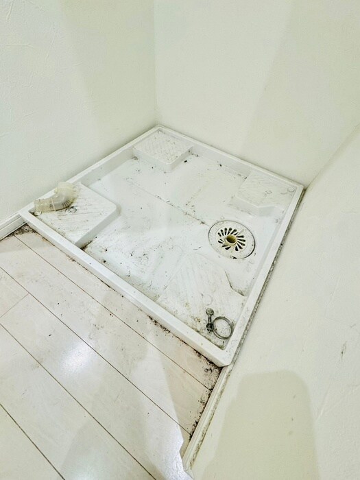 物件内観写真15　(洗濯機置場)