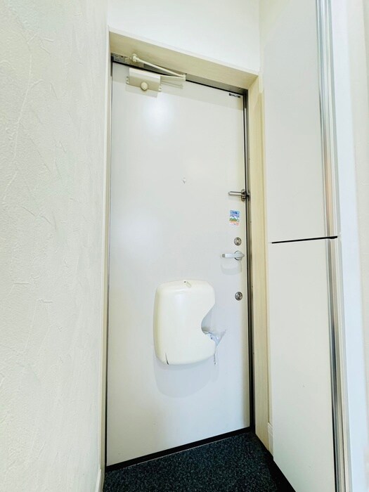 物件内観写真18　(玄関)