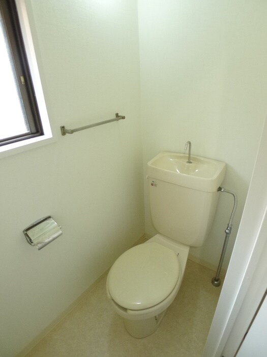 物件内観写真14　(トイレ)