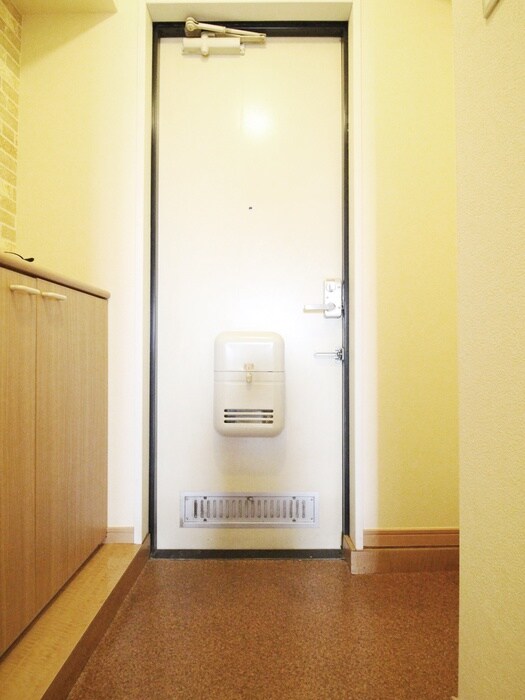 物件内観写真10　(玄関)