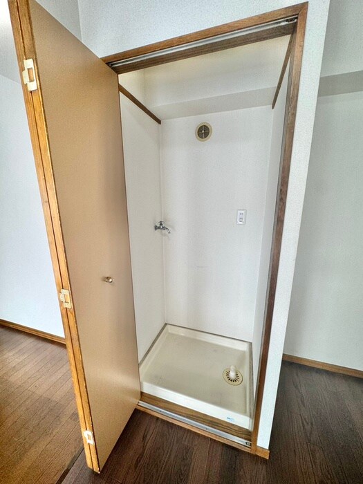 物件内観写真21　(洗濯機置場)