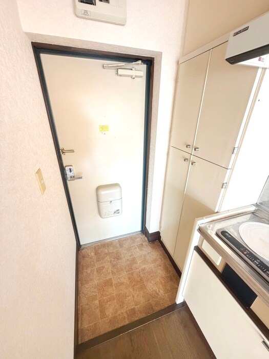 物件内観写真13　(玄関)