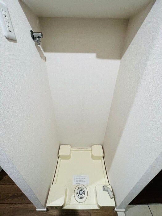 物件内観写真17　(洗濯機置場)