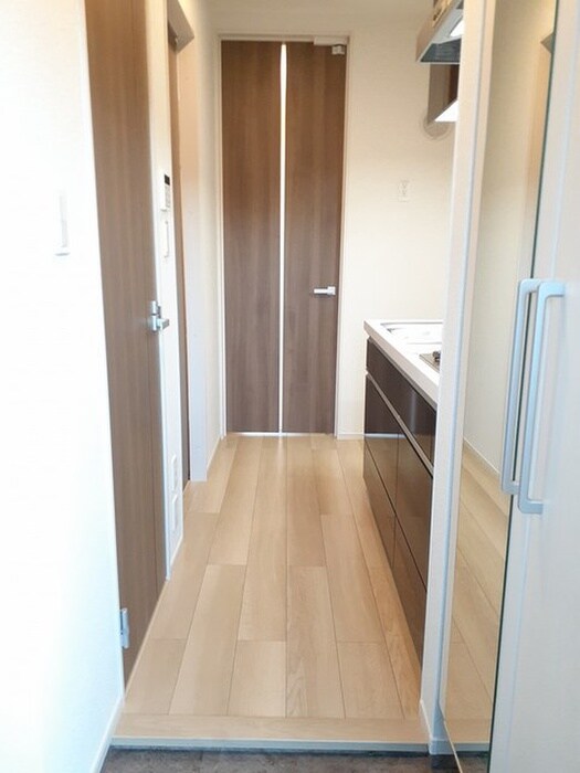 物件内観写真16　(玄関)