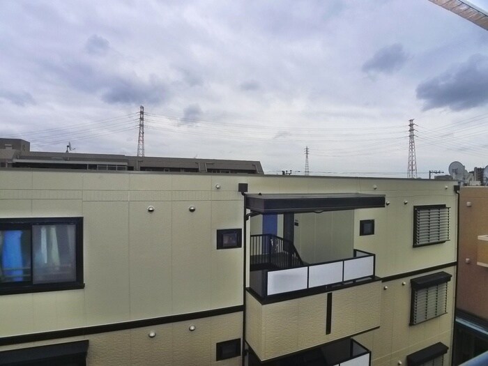 物件内観写真16　(室内からの展望)