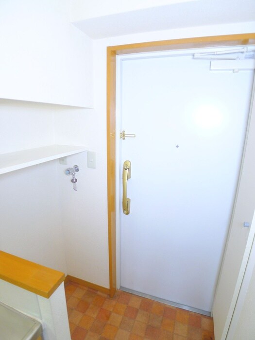 物件内観写真17　(玄関)