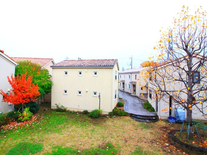 物件内観写真16　(室内からの展望)