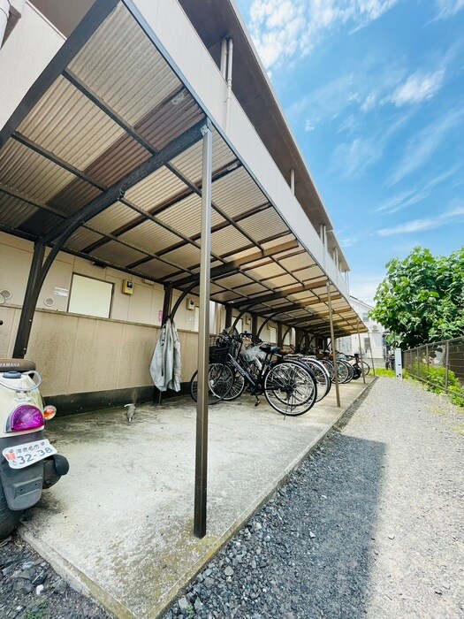 物件外観写真3　(駐輪場)