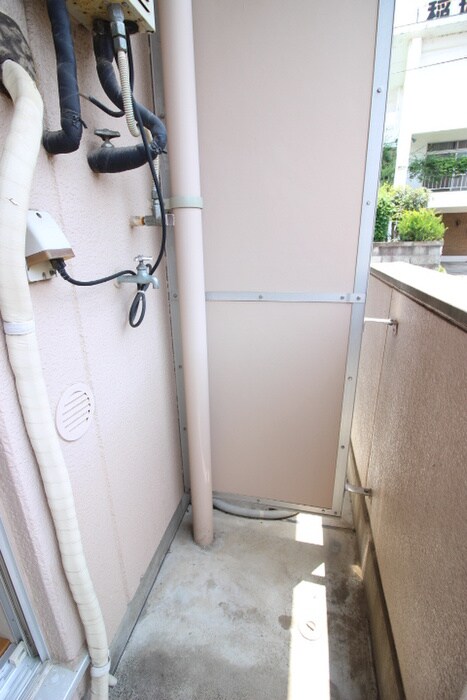 物件内観写真18　(洗濯機置場)