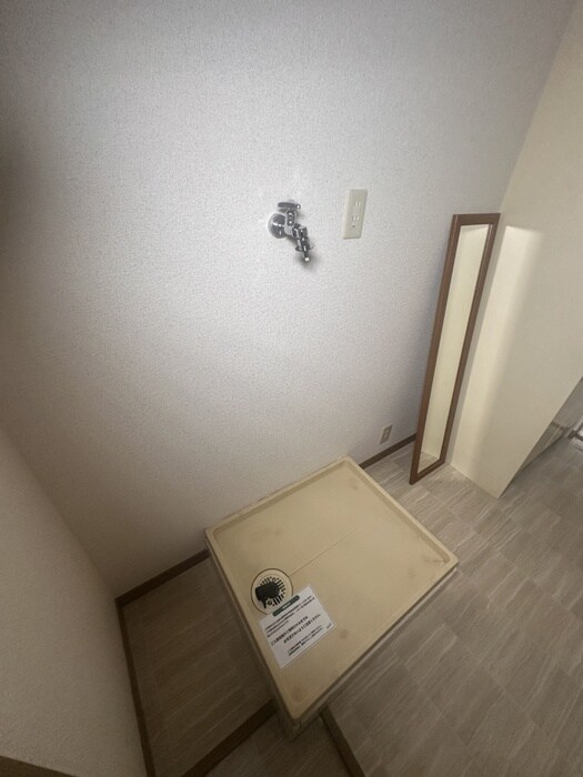 物件内観写真18　(洗濯機置場)