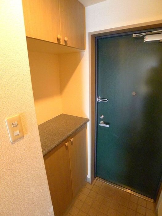 物件内観写真7　(玄関)