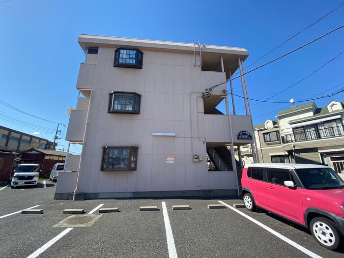 物件外観写真3　(駐車場)