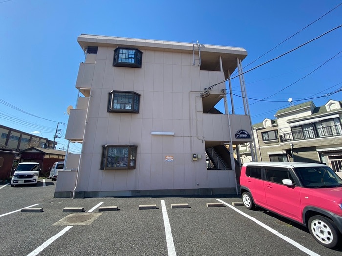 物件外観写真3　(駐車場)