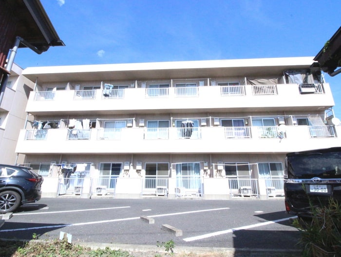 物件外観写真4　(エントランス部分)