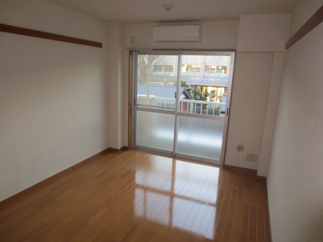 物件内観写真10　(居室)