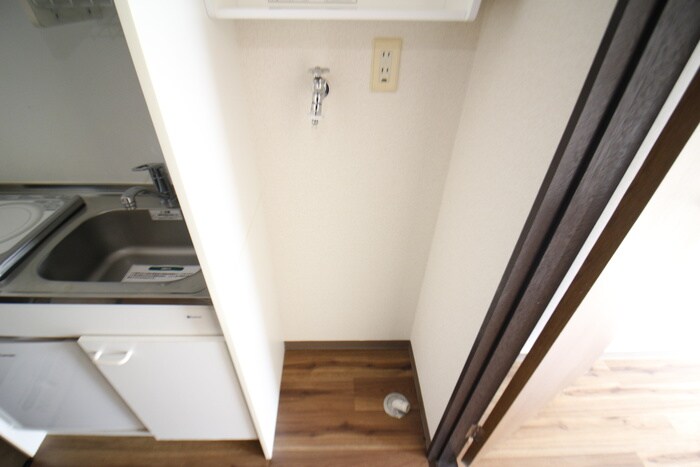 物件内観写真15　(洗濯機置場)