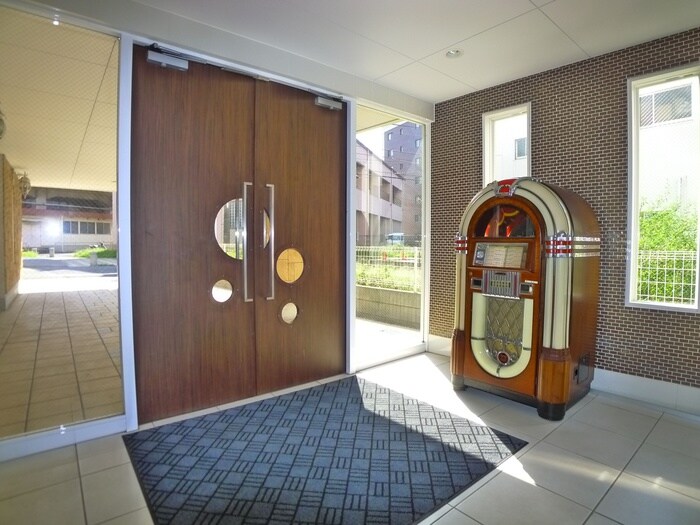 物件外観写真4　(エントランス部分)