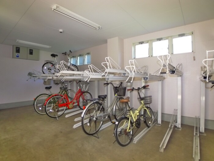 物件外観写真5　(駐輪場)