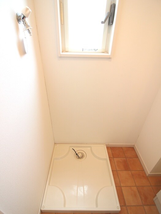 物件内観写真15　(洗濯機置場)