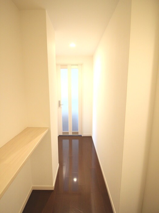 物件内観写真18　(廊下)