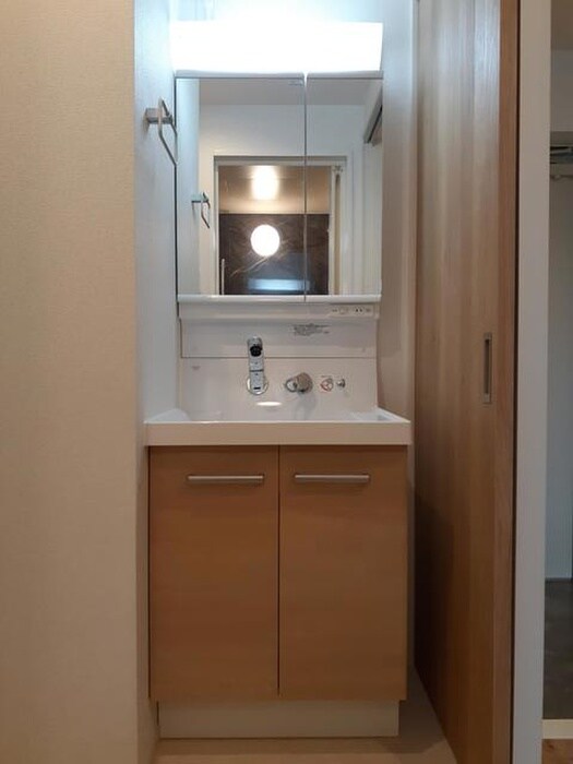 物件内観写真9　(洗面)