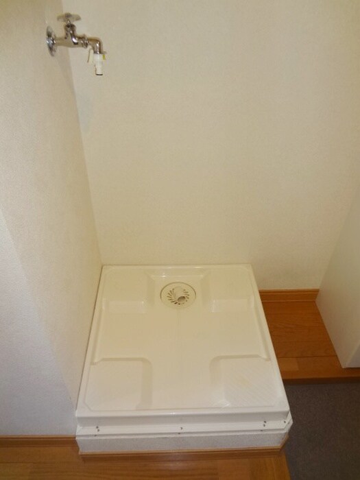 物件内観写真11　(洗濯機置場)