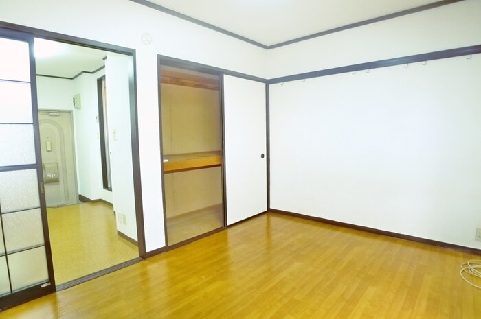 物件内観写真8　(居室)